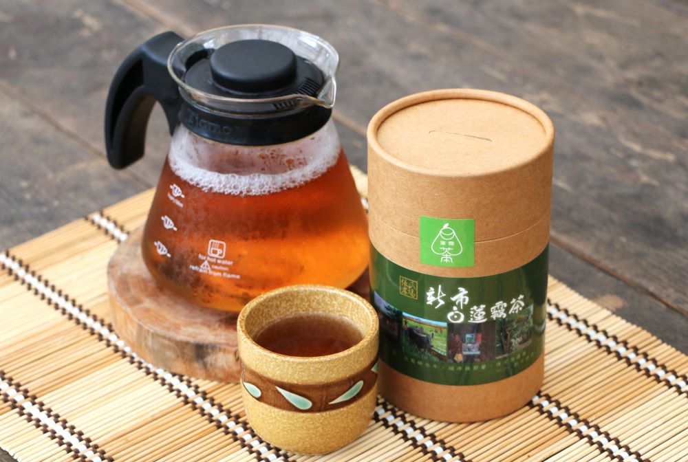 白蓮霧茶為採白蓮霧樹嫩葉所製。