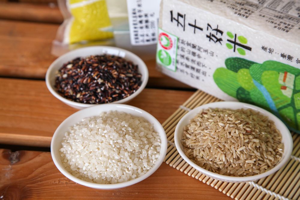 小農栽培米，是宜蘭縣農會農民直銷站的「鎮店之寶」。