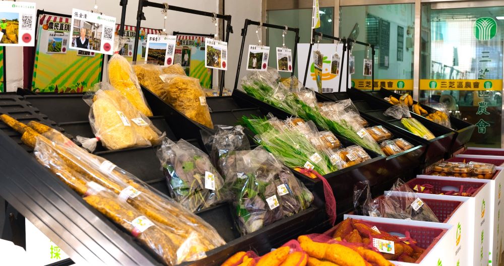 生鮮蔬果具地方特色是農民直銷站最大的優勢