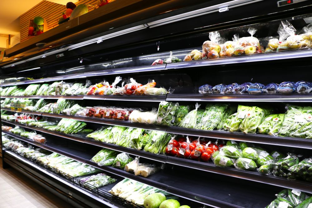 新補助整建的直銷站明確規劃出冷藏區、冷凍區、乾貨區、蔬果區等，讓來客購物時一目瞭然。